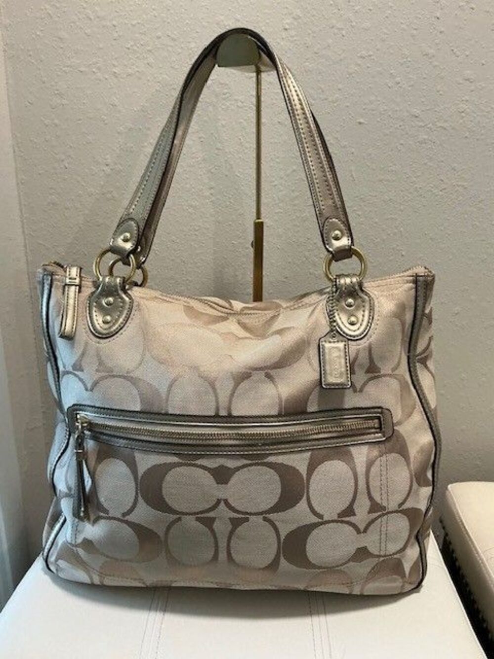 Coach 22447 Poppy Signature Metallic Hallie East/West Tote Beige/Mettalic